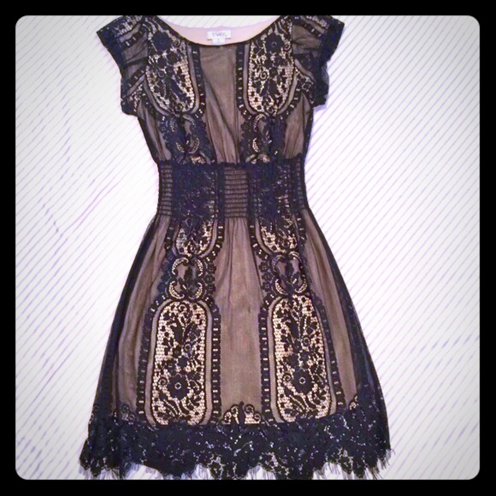 💕Pinky black lace overlay dress. Size Small NWT💕